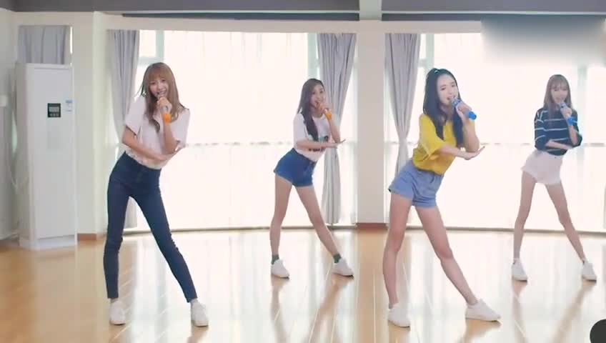 Four young girls sing and dance "Love You", full of youthful breath Dance Videos .