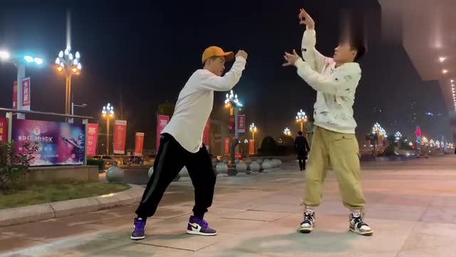 Street Dance Video HUMBLE Street Improvised FREESTYLE Mechanical Dance Poppin Animation Style