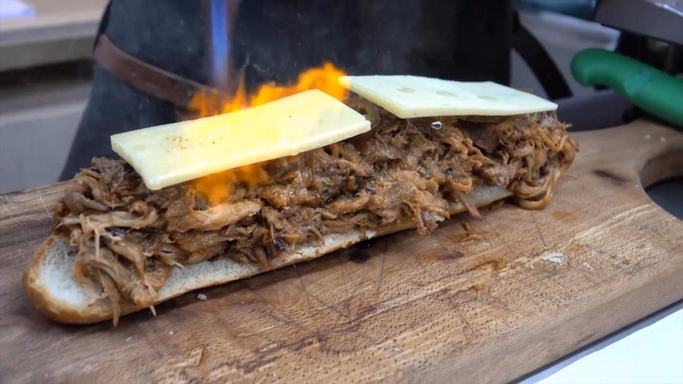 London Street Food! After reading this sandwich, would you like to try it?
