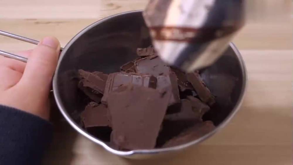 Mini Kitchen: Delicious Food, Car Made of Chocolate Wafer
