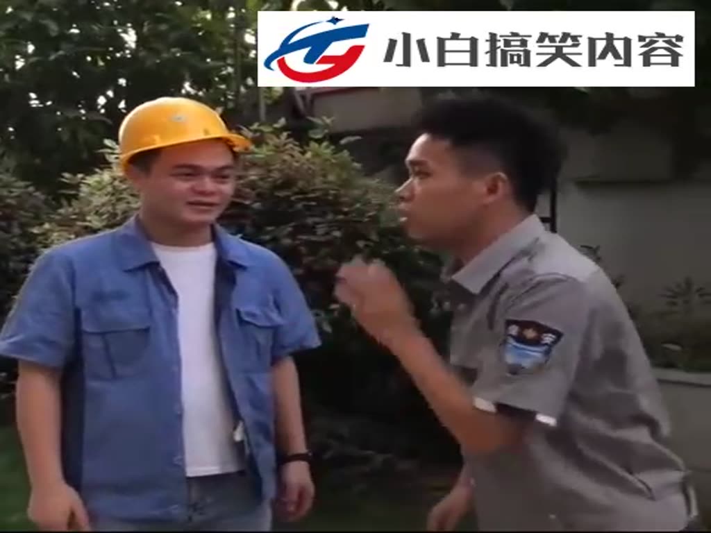 Guangxi old cousin funny video, wet water gun learn oral skills, then stop laughing, too funny