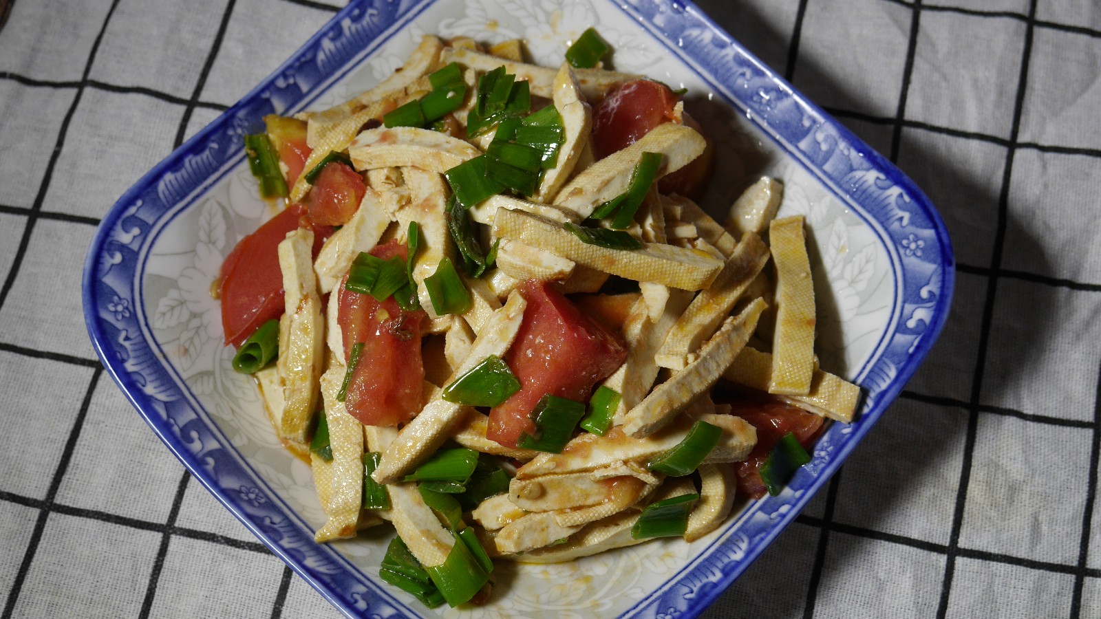 Stir-fried bean curd tomatoes, the most popular home dish in dog days