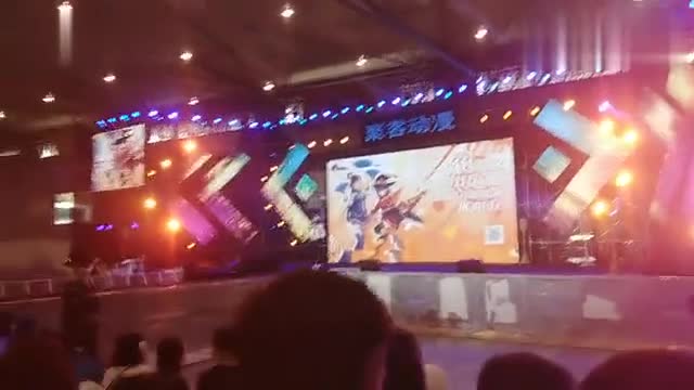 October 2, Chengdu Century City Show, Wang Dongcheng attended the show guests, come and see your lovely Wang Dadong bar (Jiayi) (manual 1p video is too big