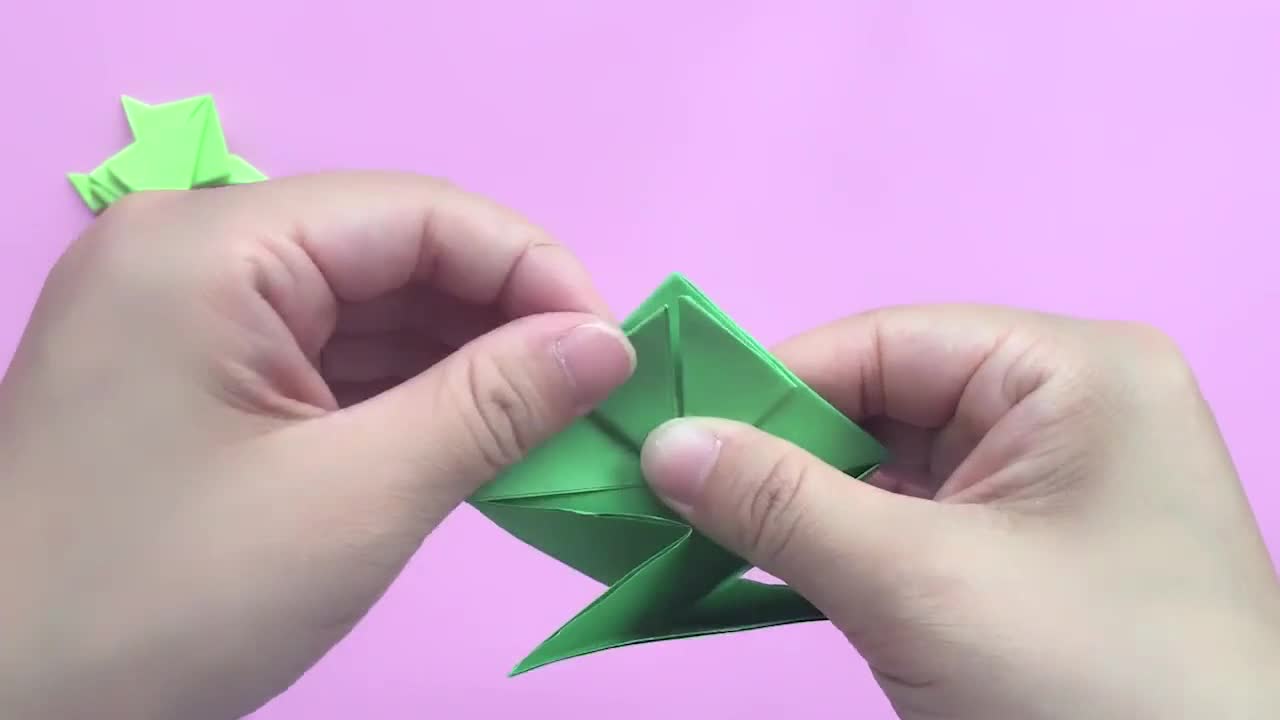 Hands to hand teach you this childhood memory paper frog, the practice is super simple, or three-dimensional!