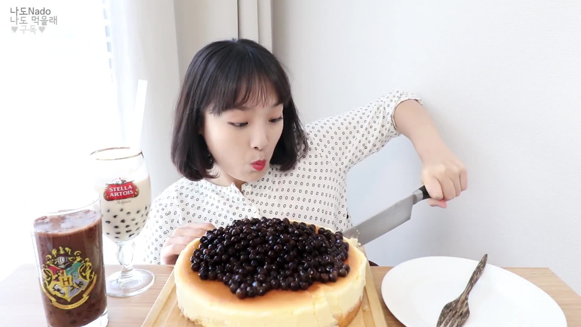 [Earphone Eating and Broadcasting] Serge Cake is more delicious with earphones!