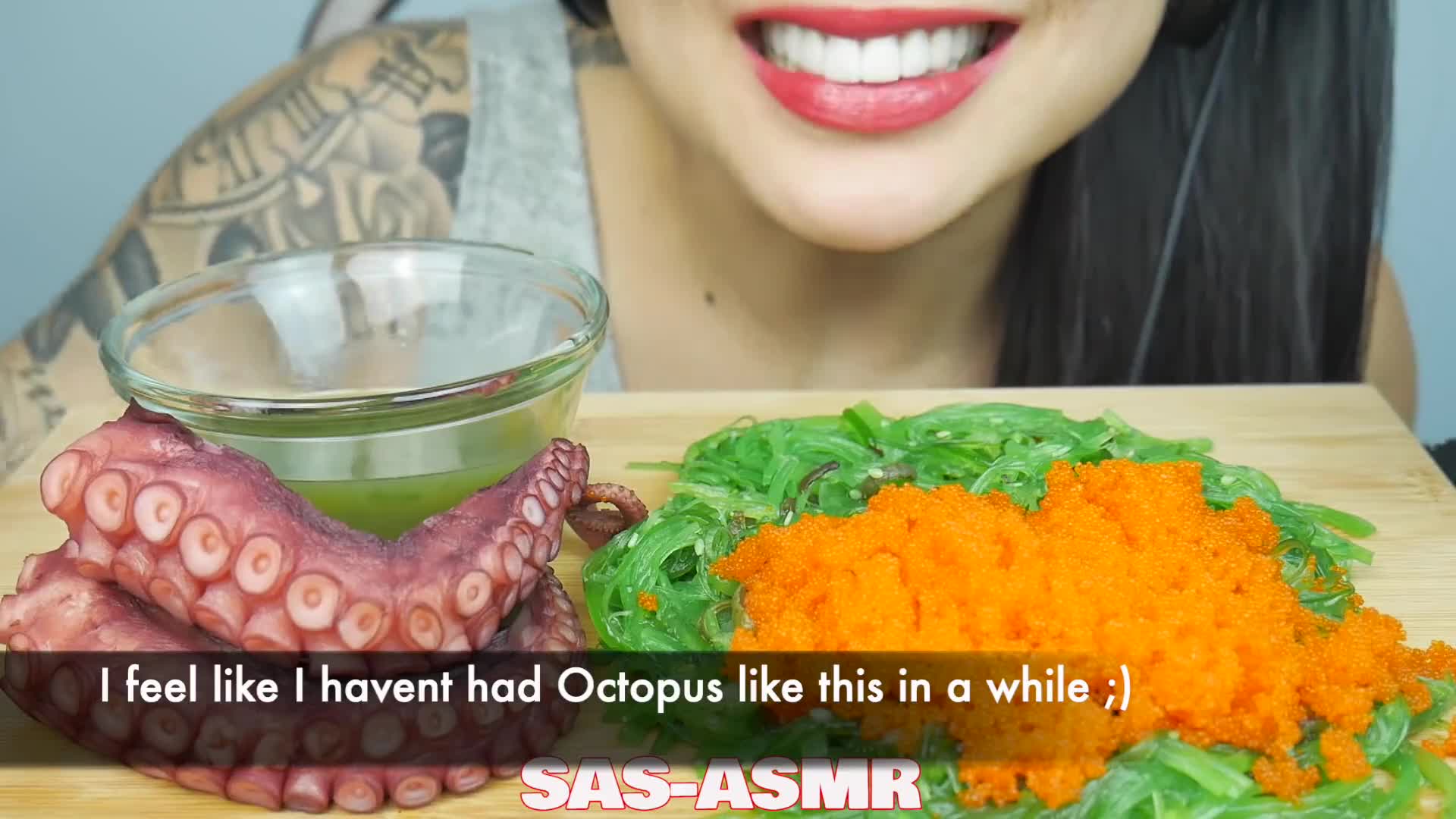Octopus! Seaweed salad, flying fish seed www~better with headphones!