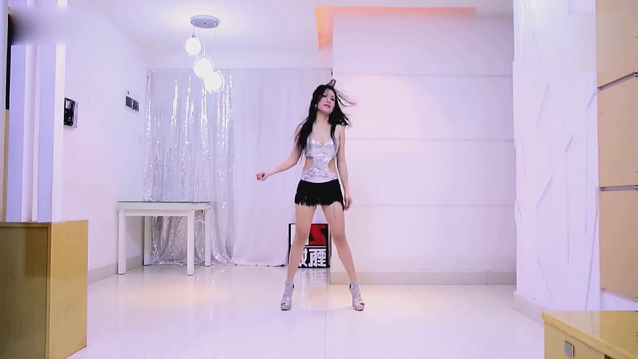 Korean Sexy girls dance,a bit jazz Latin mixed feeling!