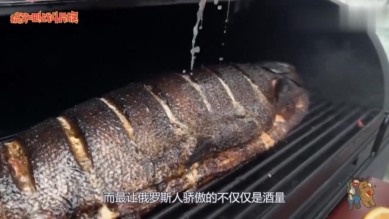 More than 10 kilograms of salmon roasted to eat! There are many trenches in the 