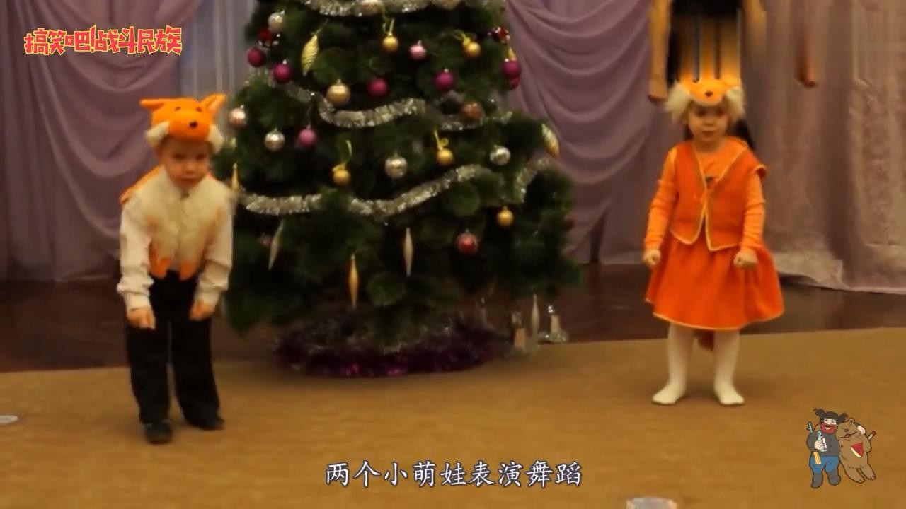 For the first time, a 5-year-old foreign boy shared the stage with the "goddess" and could not move nervously.