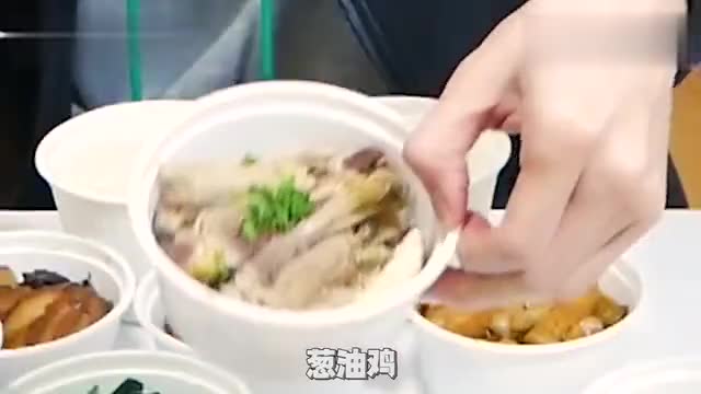 What kind of food can you get for 100 yuan in Anhui's most famous restaurant? Six meat is simply too satisfying.