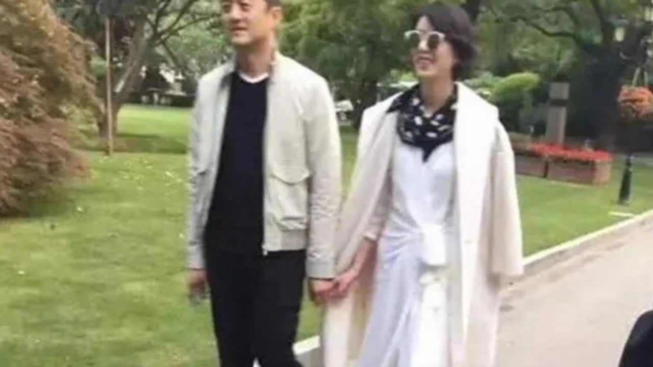 Li Yapeng's new girlfriend sung in the video. Her state and expression were similar to Wang Fei's.