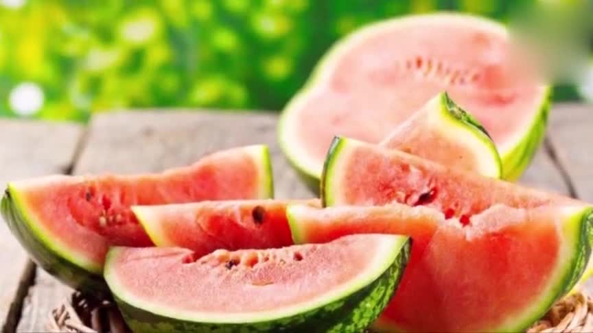 Don't throw away the remaining skin of Watermelon after eating it in summer