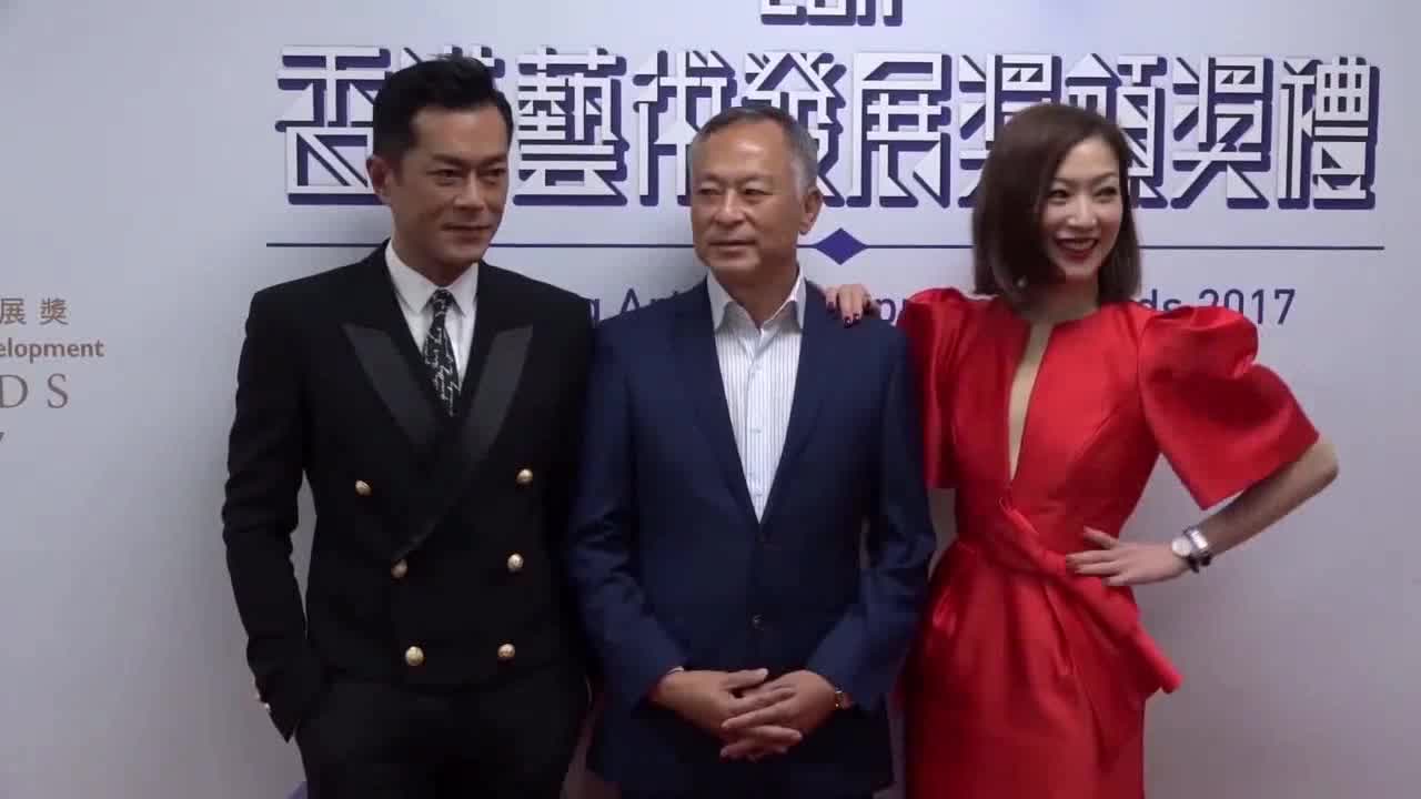 Zheng Xiuwen was interviewed for the first time after the reassurance incident, denying the rumor of red-line tattoo protection marriage.