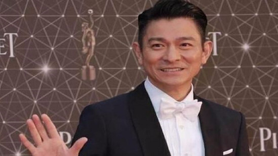 Wang Jing gave Andy Lau a hand when he was most depressed. Andy Lau: I'll do whatever he says.