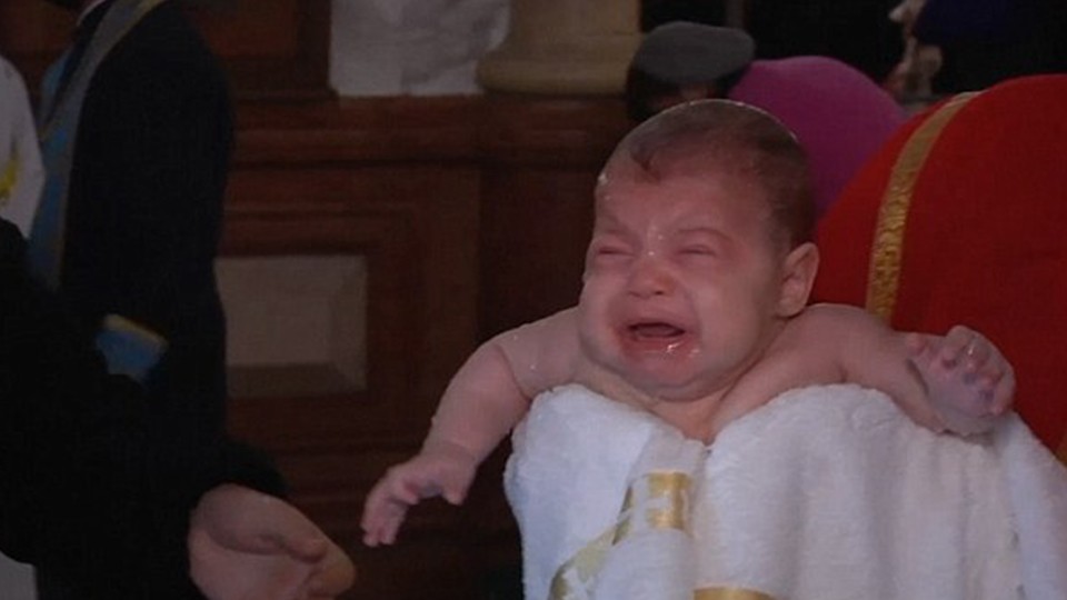 An Archbishop baptized the baby, netizen: It's better than eating dumplings dipped in vinegar.