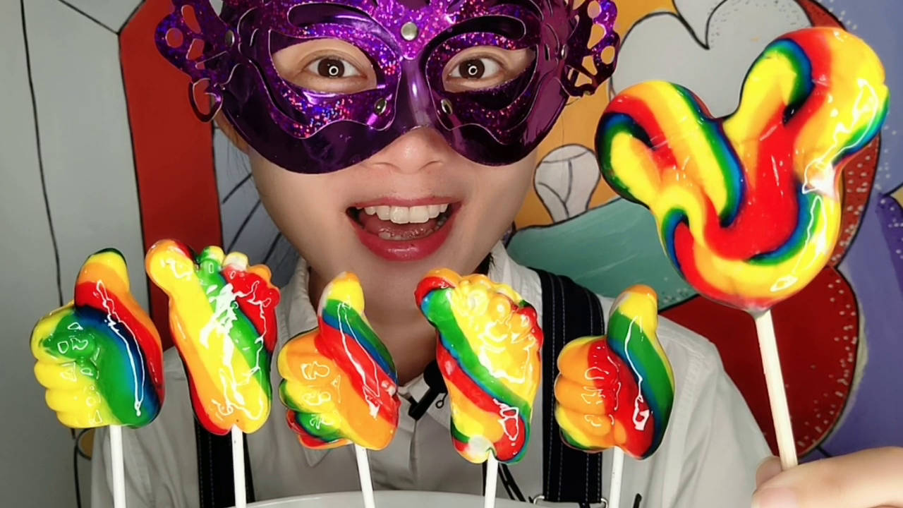 Interesting snack Rainbow Lollipop, Mickey Mouse, Thumb and Small Foot, Interesting, Sweet and Delicious