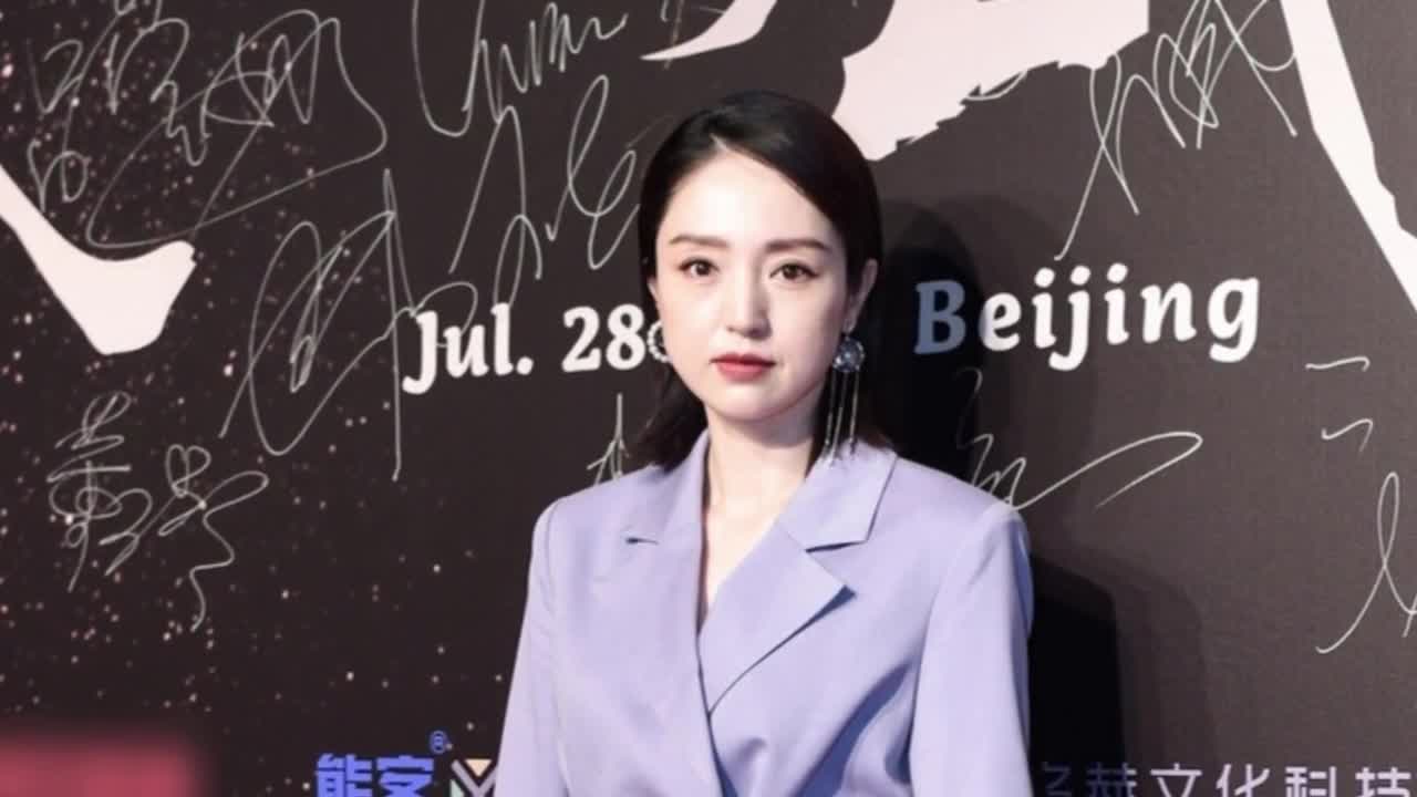All the actresses are in the same scene. Fan Bingbing incarnated as a strong woman Dong Xuan Wenwan Huang Shengyi sexy