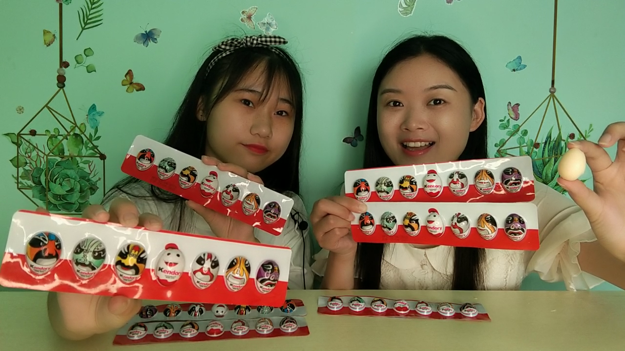 They ate "Peking Opera Facebook Chocolate Eggs", exquisite, small and interesting, fragrant and delicious.