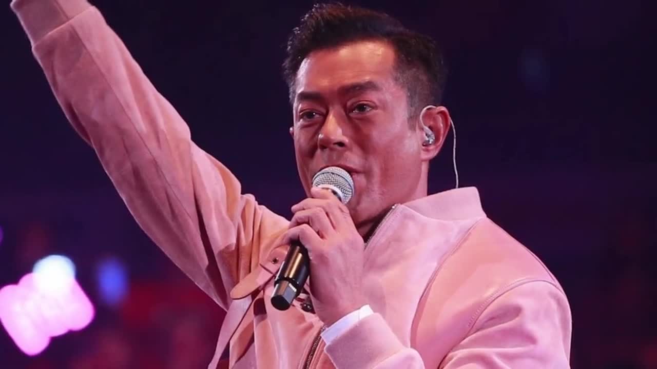 Zheng Xiuwen's concert celebration banquet cried until his face turned red and sighed that it was "happy tears"
