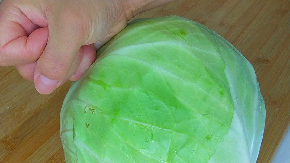 The cabbage is so delicious that it can cook 3 jin at a meal. It's not tired of eating for 10 days. It's fragrant!