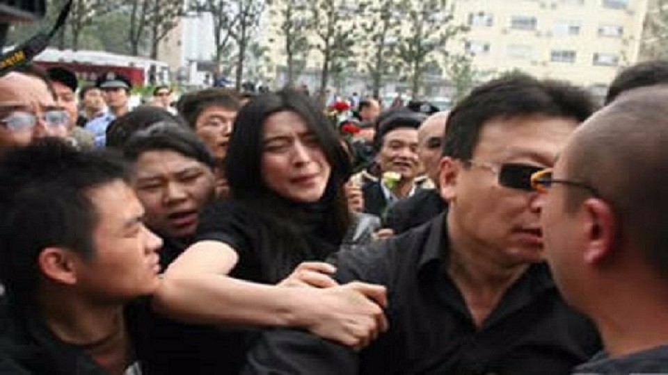 After many days of silence, Fan Ye finally fought back strongly! This time she took 18 people to court.