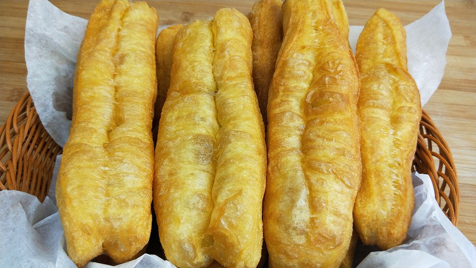 The practice of "fried dough sticks" is very popular. When you get up 10 minutes early and make 8 fried dough sticks, the novice also succeeds once.