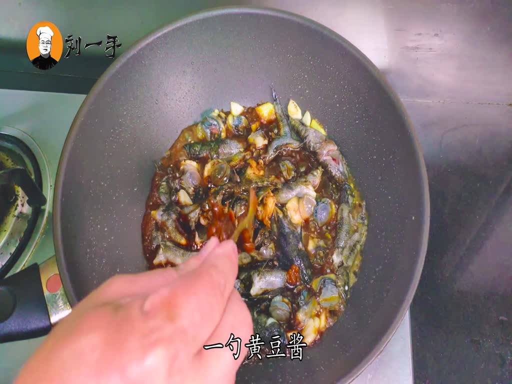 This is Lao Liu's favorite snail method. It tastes delicious and eats meals. It's very simple and homely to make.