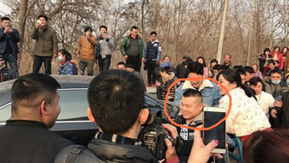 Yue Yunpeng drove a luxury car to attend his sister's wedding, and gave a house and a lot of gifts. It was magnificent!