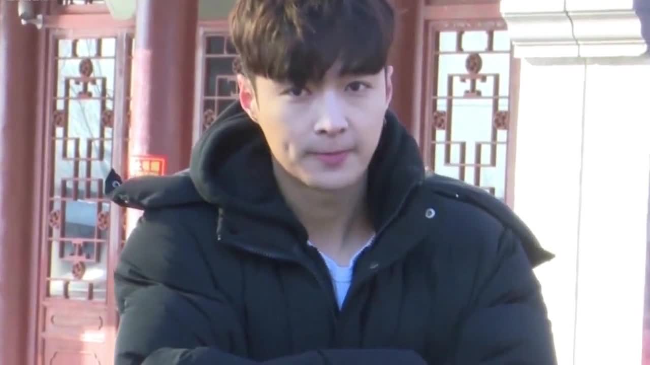 Zhang Yixing's response to the Shanghai concert lip-synching storm: Question is a reminder of your progress