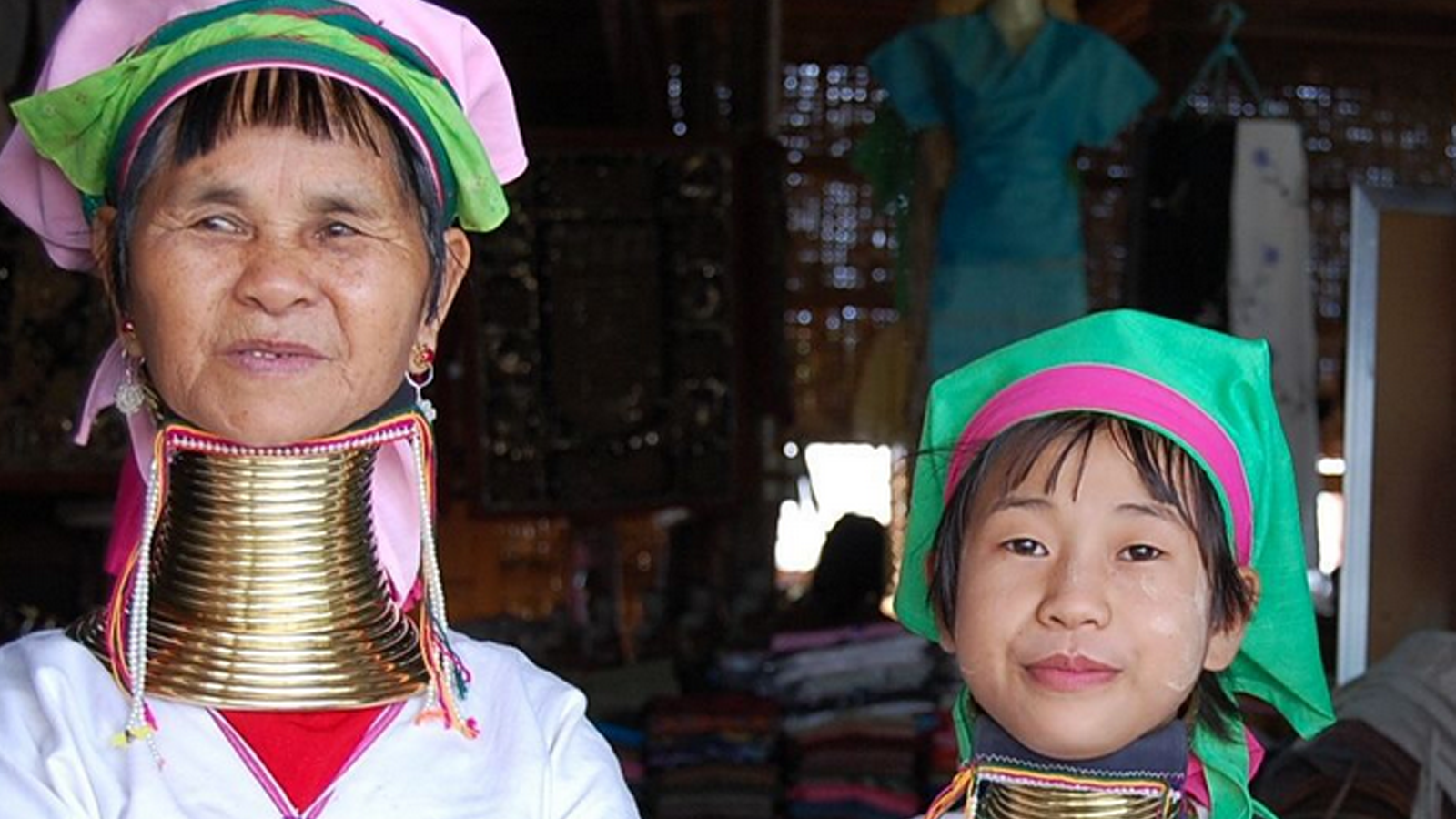 Thai women with long neck can only take off copper rings three times in their lifetime. The scene after taking them is tearful.
