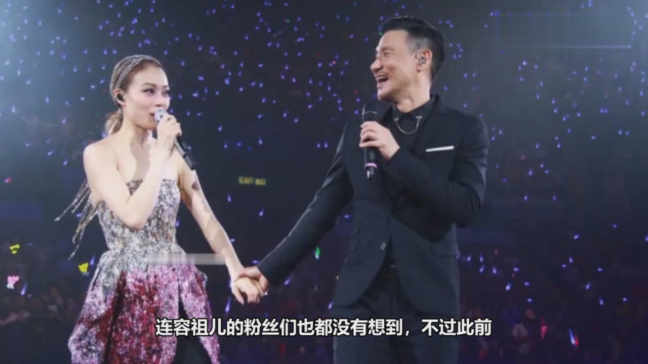 Joey yung concert hong kong:singing with jacky cheung hand in hand
