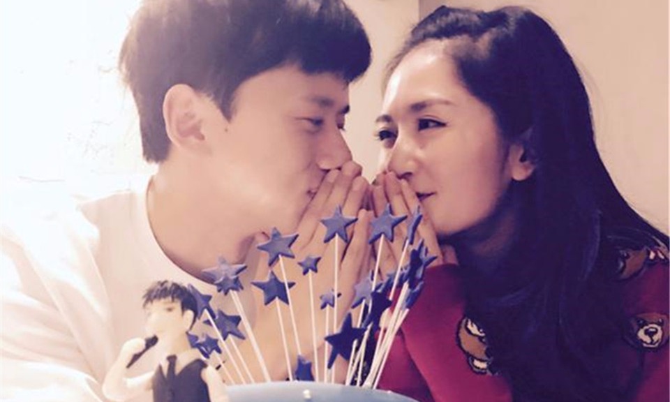 Sheena celebrated Zhang Jie's concert, sweetly joined hands to break the marriage rumors