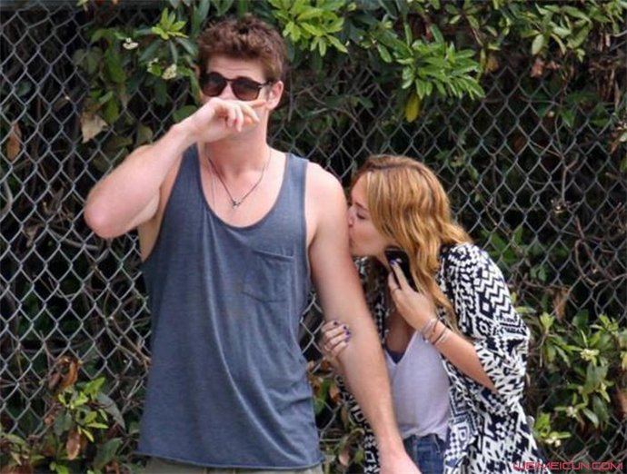 Miley Cyrus and Liam Hemsworth Break up,Liam Hemsworth sendS a message to bless Miley Cyrus