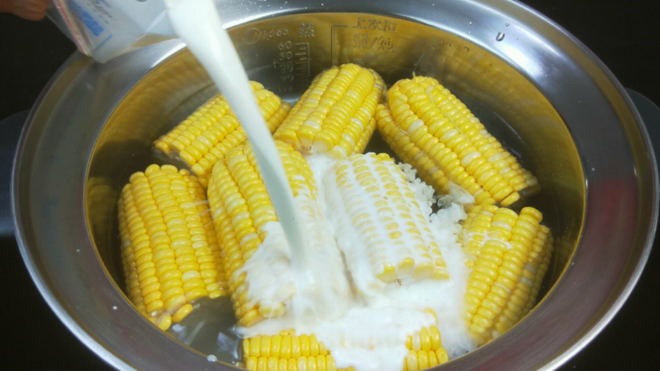 Five corns, plus a box of milk, this unique approach, 30-year-old I eat for the first time, fragrant!