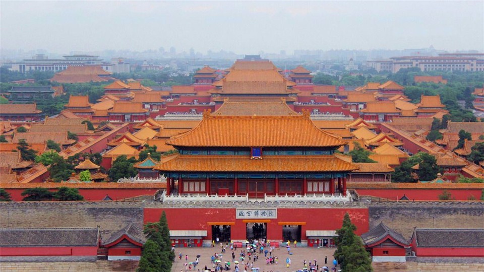 There are nearly 10,000 rooms in the Palace Museum. Why is there no toilet? How can the emperor untie it?
