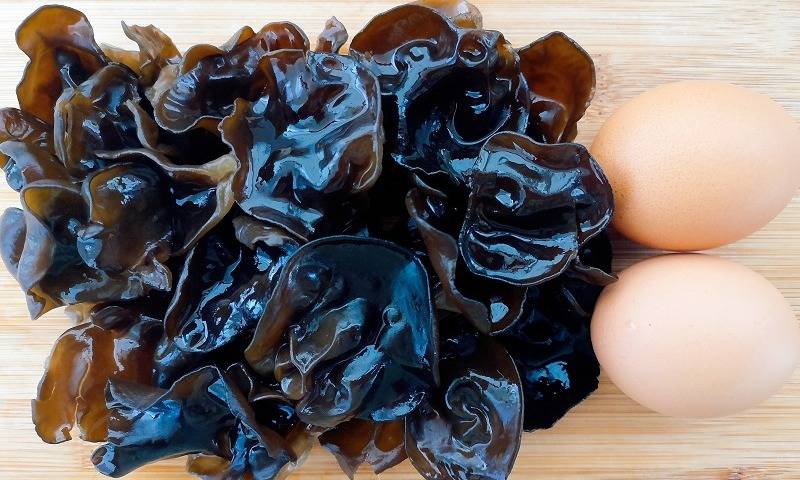 Auricularia auricula plus eggs teaches you the usual way to eat without frying or frying.