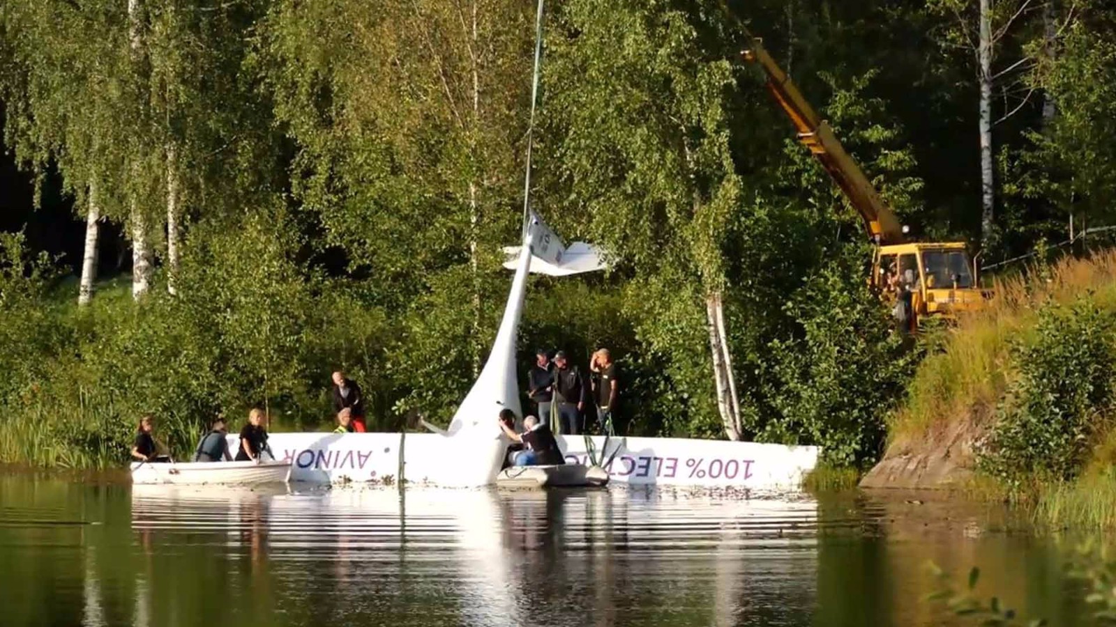 Dare you sit down? Norway's first electric plane crashed into a lake and planned to be commercially available by 2025