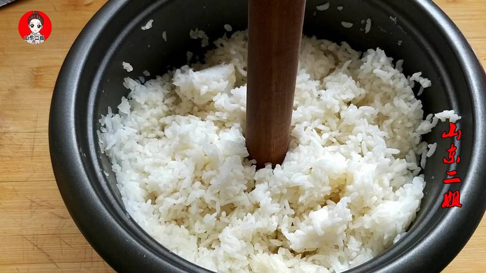 Leave rice learn to do so, no longer want to eat scrambled rice with eggs, more fragrant than braised meat, water flow out of the pot mouth