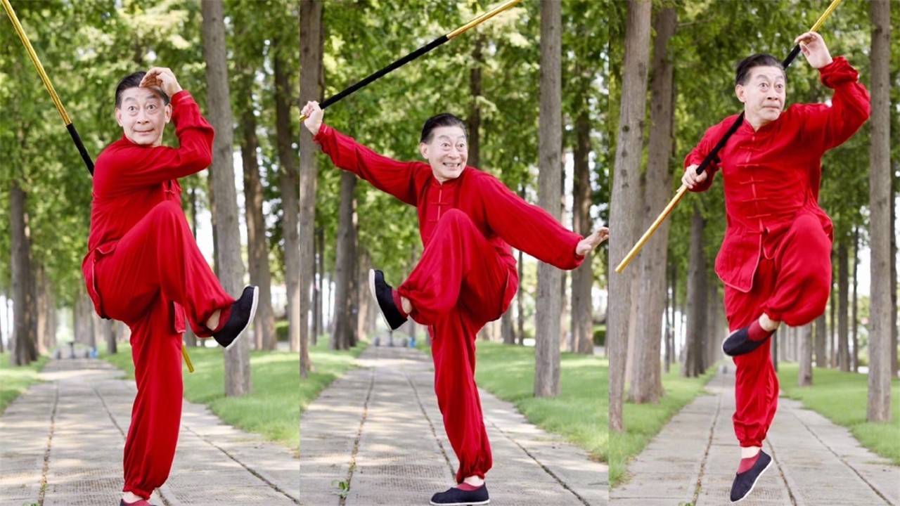 Sixty-year-old six-year-old children dance Golden hoop stick again, the same action, praised the eternal 