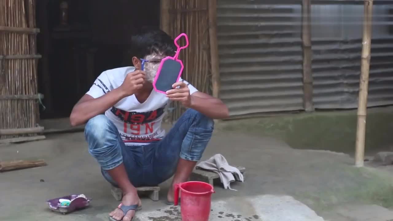 Indian countryside funny video collection, shaving a beard and getting maggots, too bad!