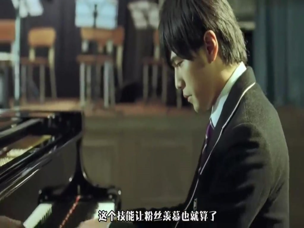 Jay Chou was forced to learn piano by his mother at the age of 4. He was so unobedient that he beat with a rattan.
