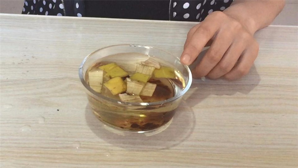 Banana peel and brown sugar bubbles are very useful. Learn to save less money and tell your family as soon as possible.