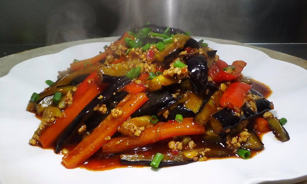 Eggplant is really addictive to eating like this. It's nutritious and delicious. It's easy to eat meat without changing it.