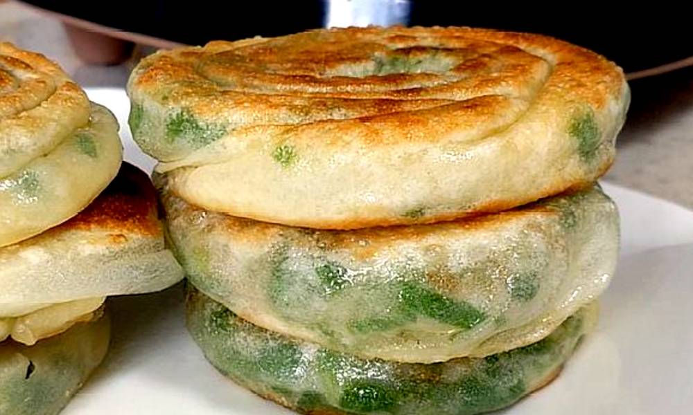 Panlong onion cake is delicious and crisp. You don't have to wait in line to buy it later. You can make the best dish by yourself.