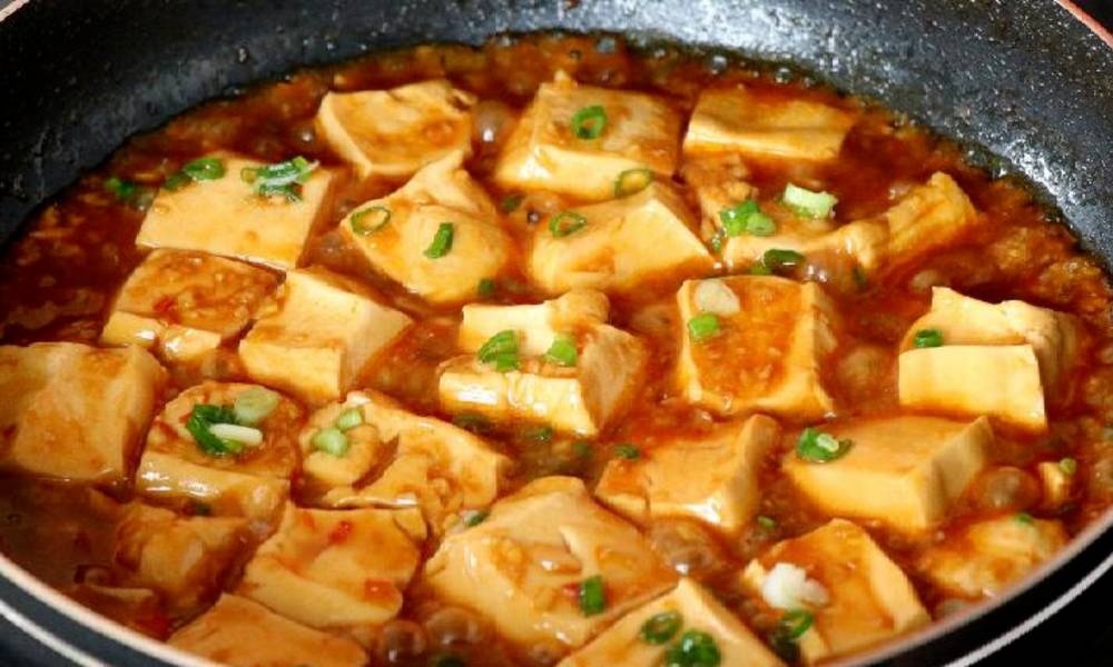 Home tofu is the best way to eat. It's easy to make and tastes better than Mapo tofu. Everyone in the family likes it.