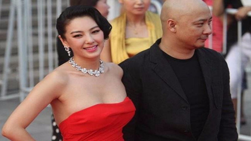 Why does 33-year-old Zhang Yuqi always divorce? After seeing these pictures, I finally know the truth!