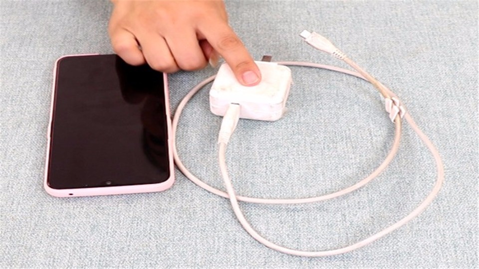 Teach you the right way to charge your cell phone. If only you knew it earlier. Tell everyone around you.