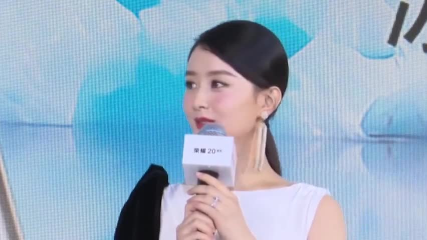 Zhao Liying will catch up with the drama and watch the variety arts during her recuperation period. It's also good to weigh herself and come back again.