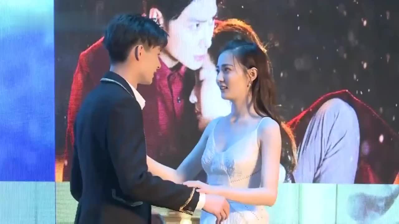 Princess Zhang Ming-en took Xu Lu by surprise. He did this next second?