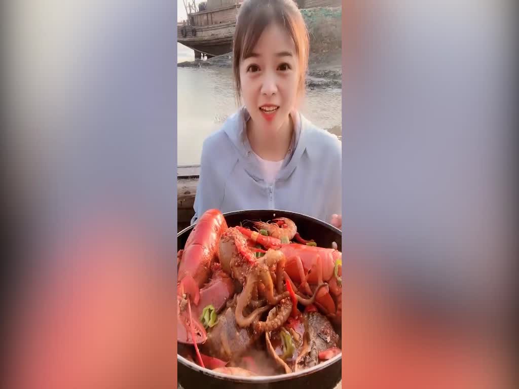 Eat Miss Bo: Eat eight-clawed fish, steamed meat, spicy crabs, and other delicacies!